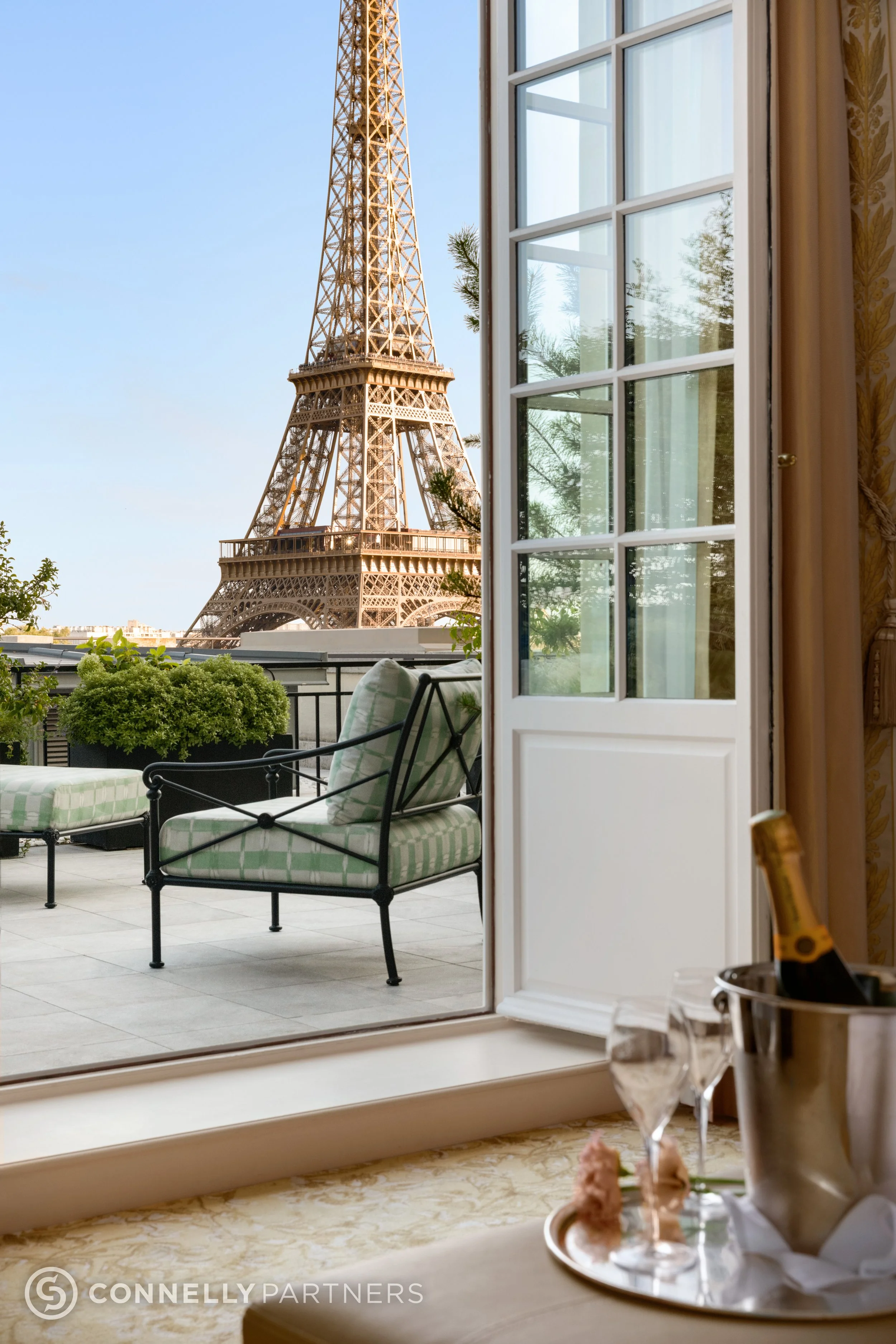  Client: Connelly Partners • Project: Shangri-La Paris, France • Photographer: Marcelo Barbosa • Produced by: Connelly Partners 04/08/2025 