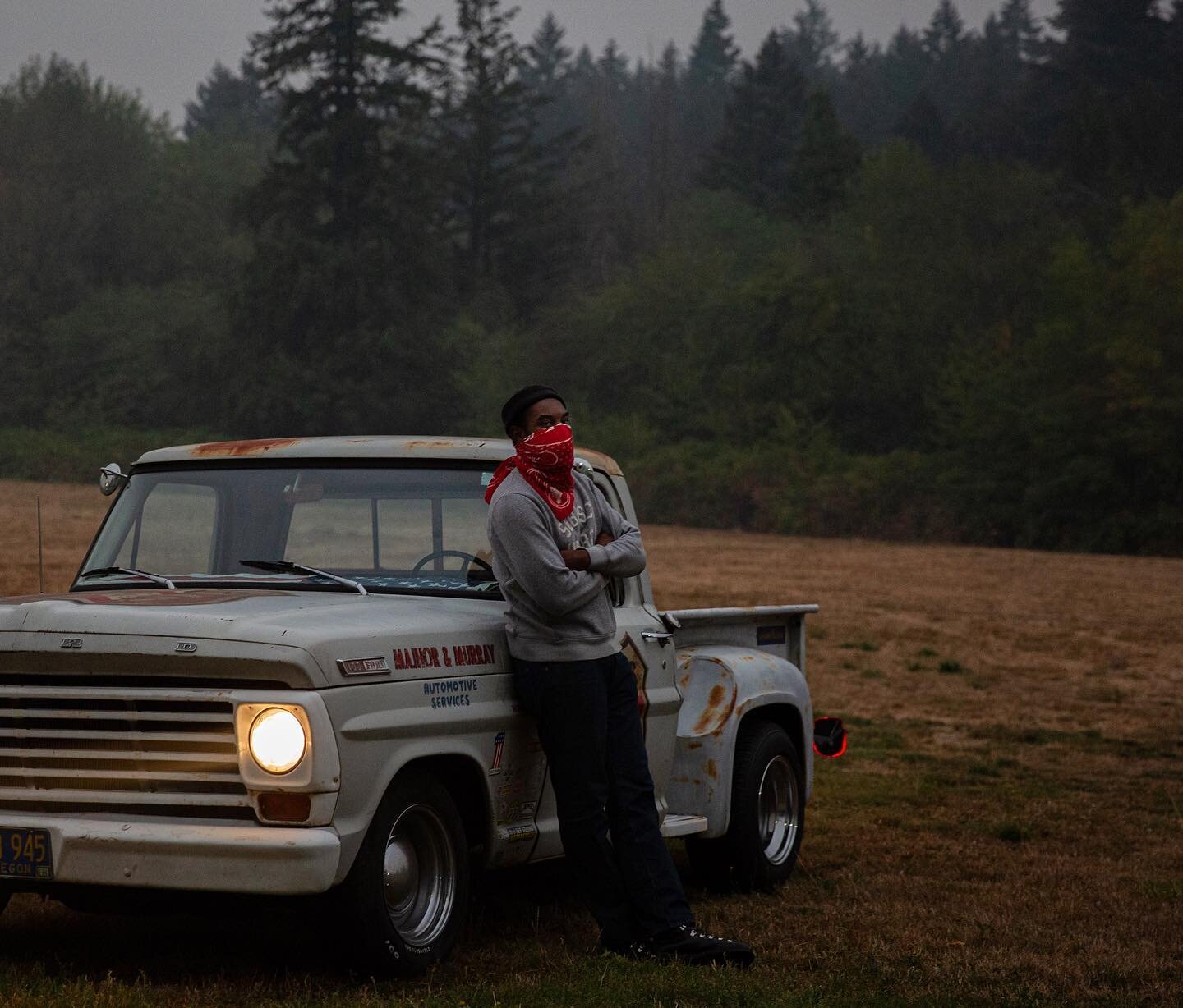 Keep letting your light 💡 shine bright. You never know who you&rsquo;re helping out of the dark. #engine #stayenthused #enginethusiastmgazine #eqvol05 #vintagetrucks #classictruck #worktruck #trucks #shoptruck #wildfires #hotrod #hotrods #vintage #t