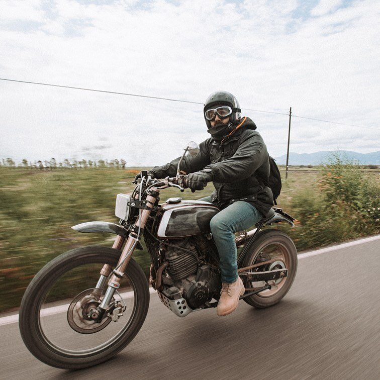 More weekend adventures 
&bull;
&bull;
📸 @andrews_diary 
#roadtrip #bmw #boxer #moto #scrambler #motorcycle #offroad
#asphaltandgravel #travel #italy #enginethusiastmagazine #magazine #motorcycleculture #carculture #lifestyle #culture #évol02 #sard