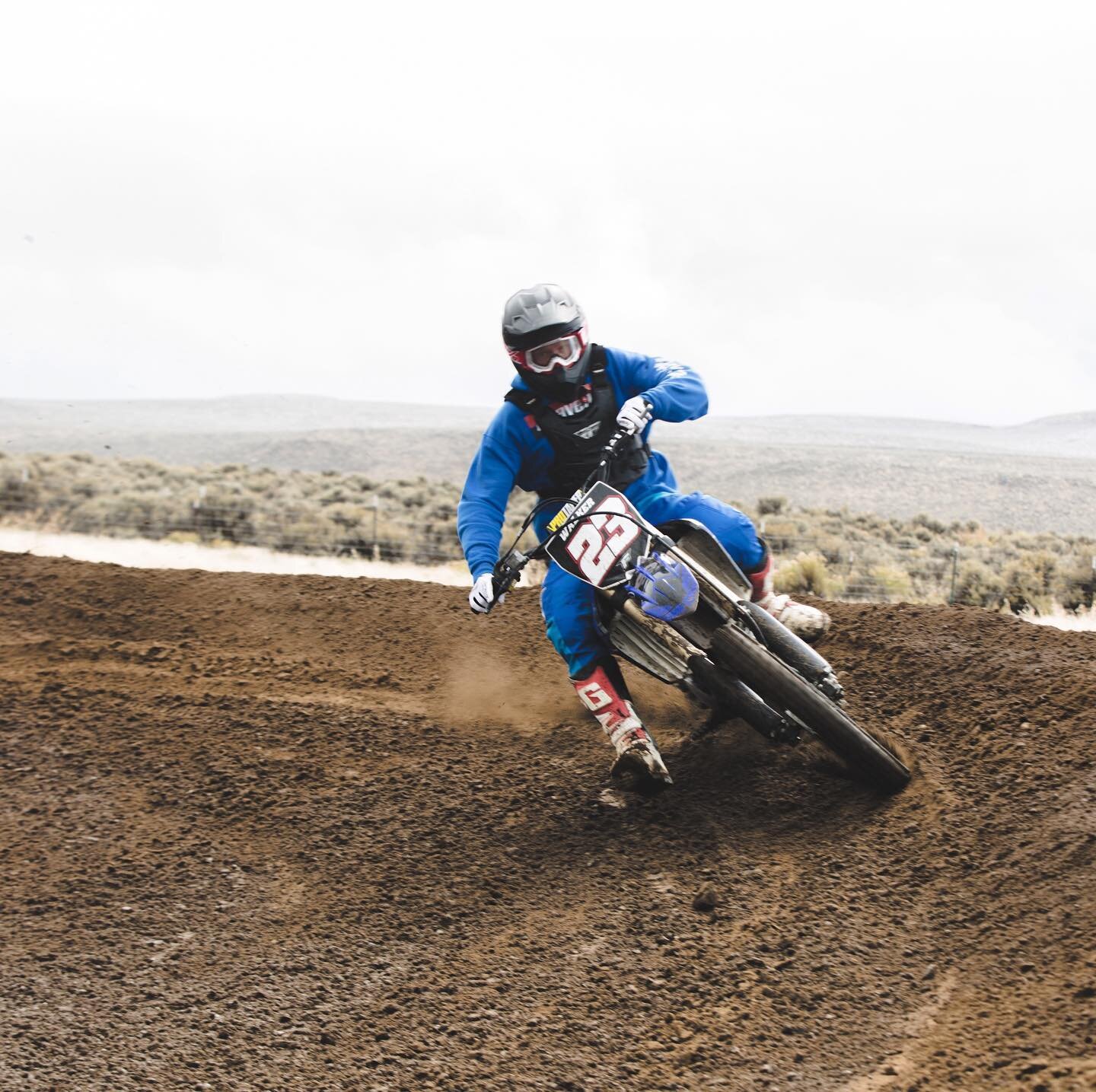 Laying down the hammer 🏁  #desertrace #desertmotocross #vintagemotocross #mx