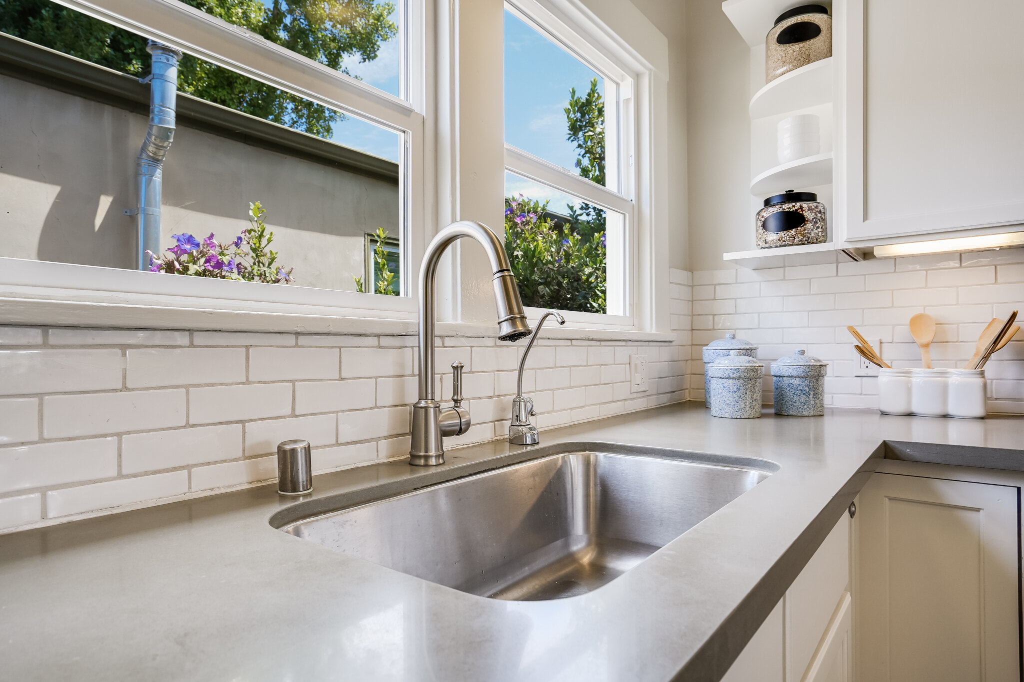 5807 Adeline Street - Kitchen