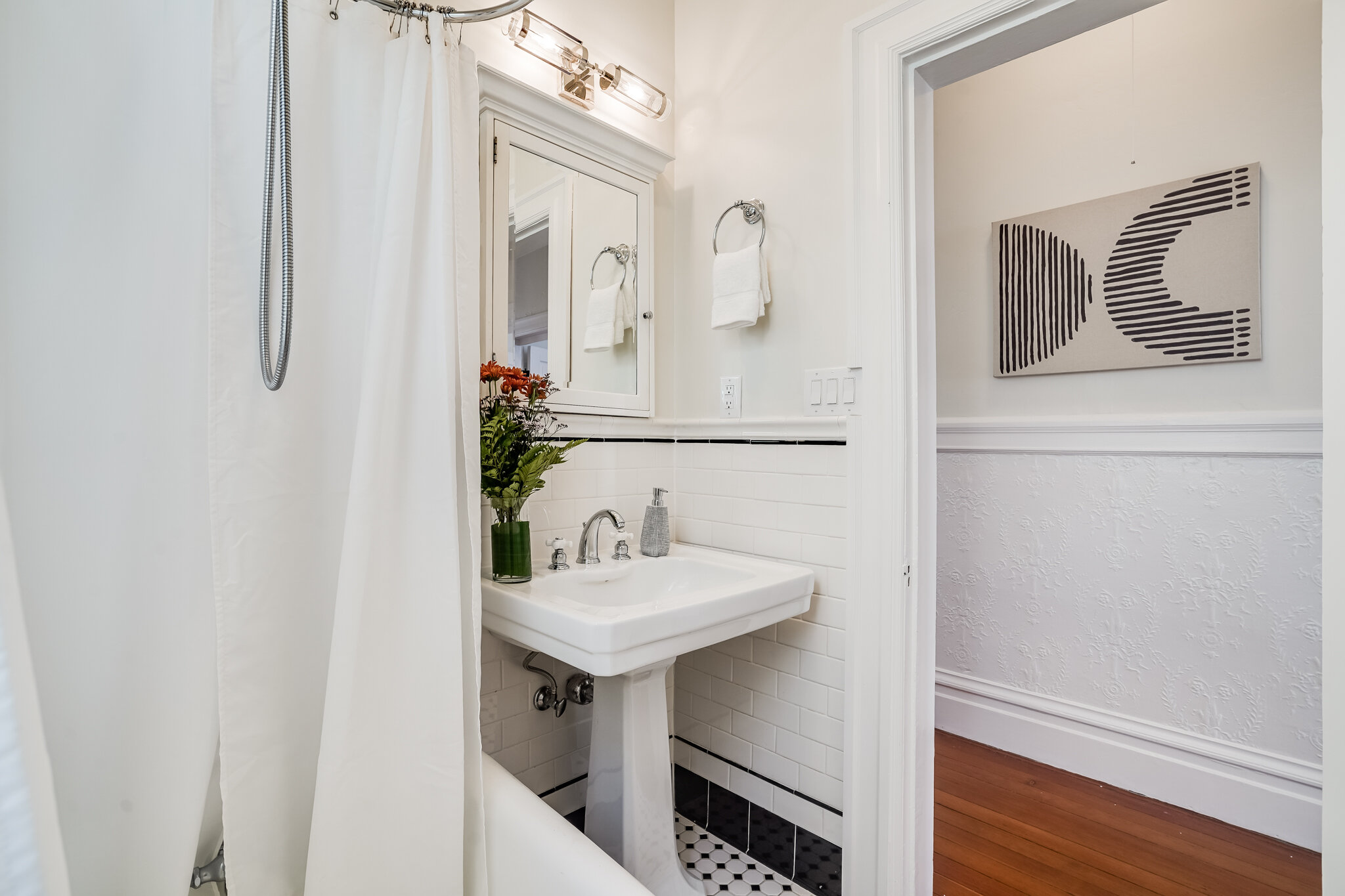 558 Ashbury Street - Split Bathroom