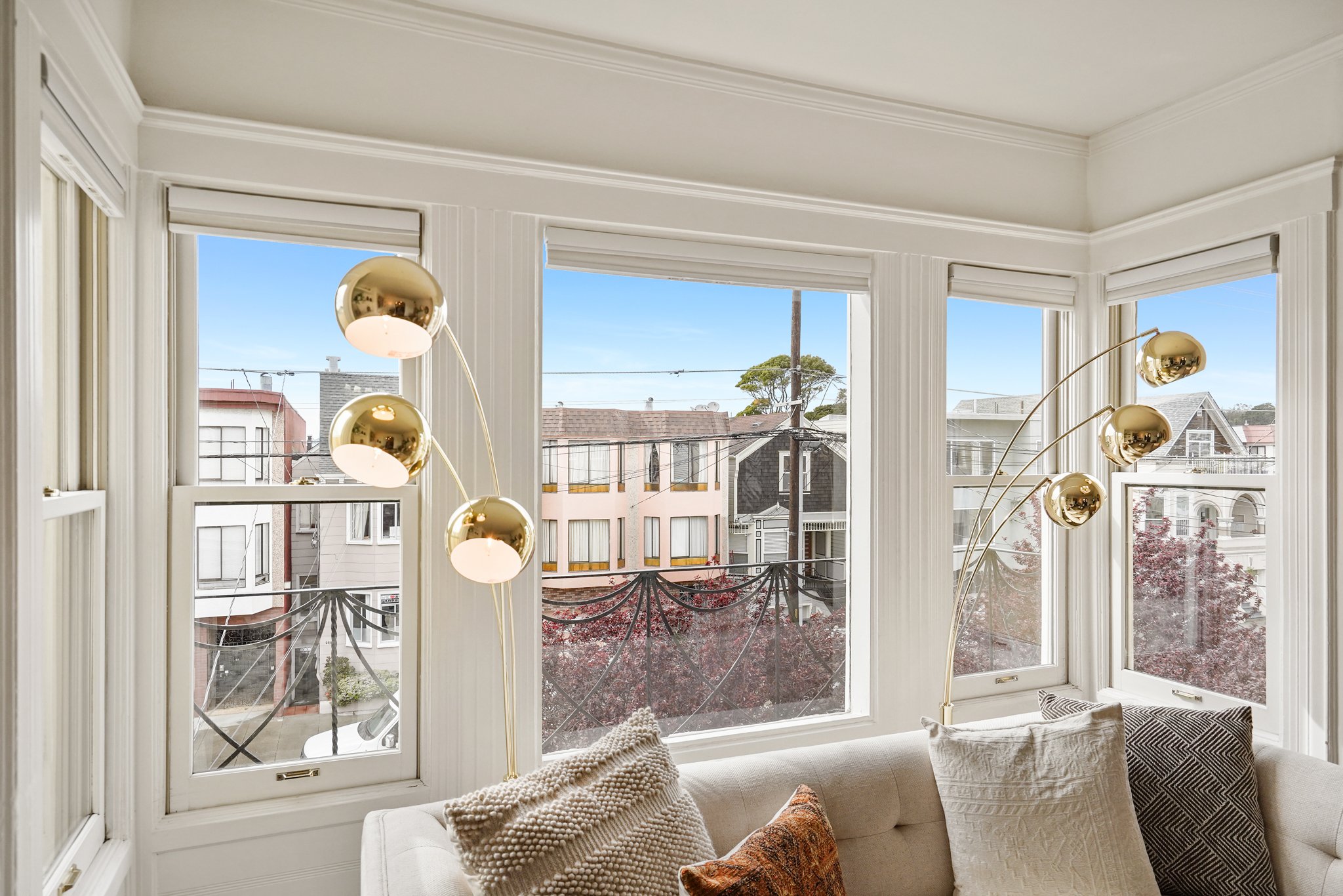250 2nd Avenue, San Francisco | Bay Window Living Room