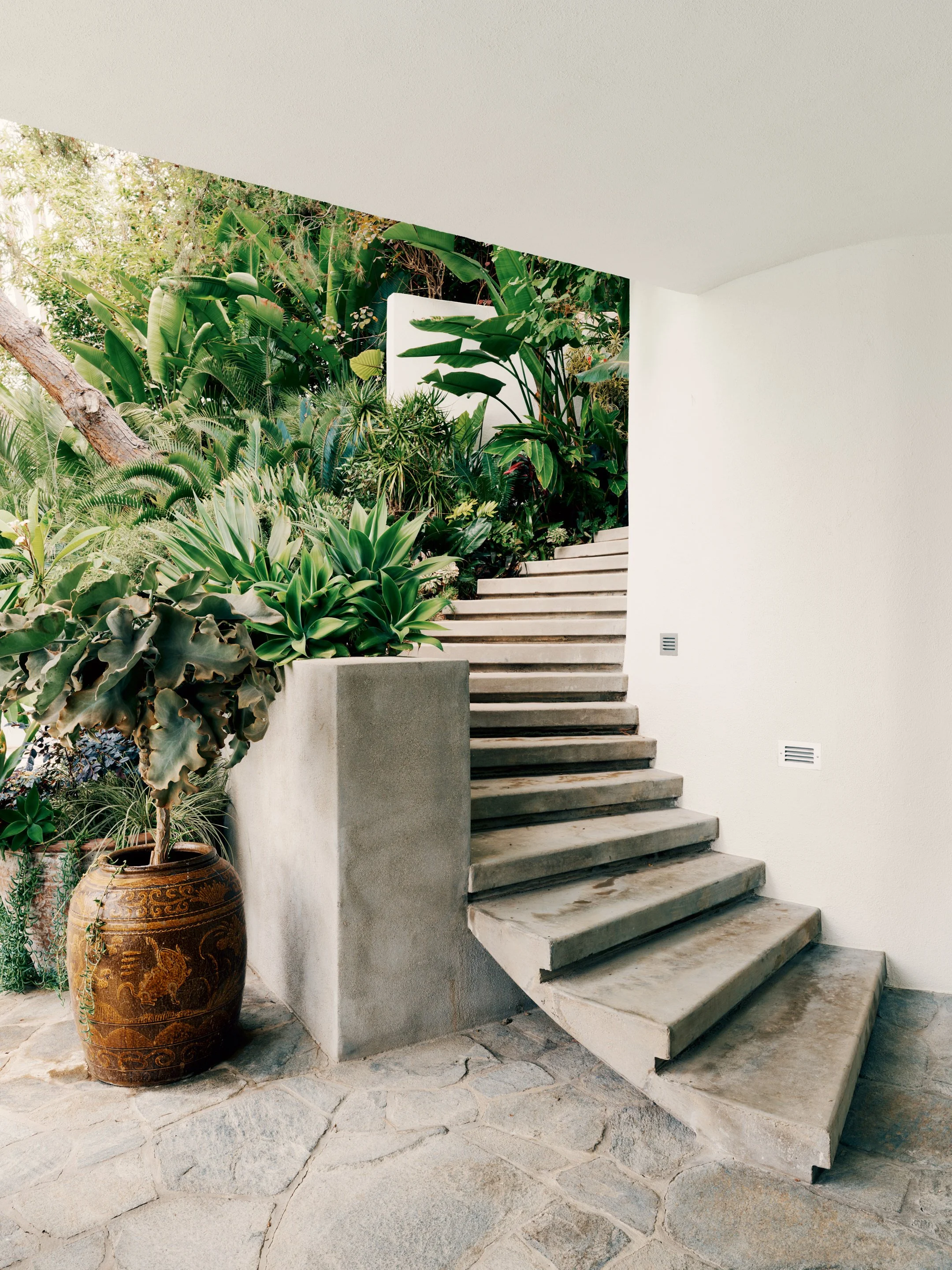 Exterior Concrete Staircase to Cantilevered Pool Deck – Lautner Castle