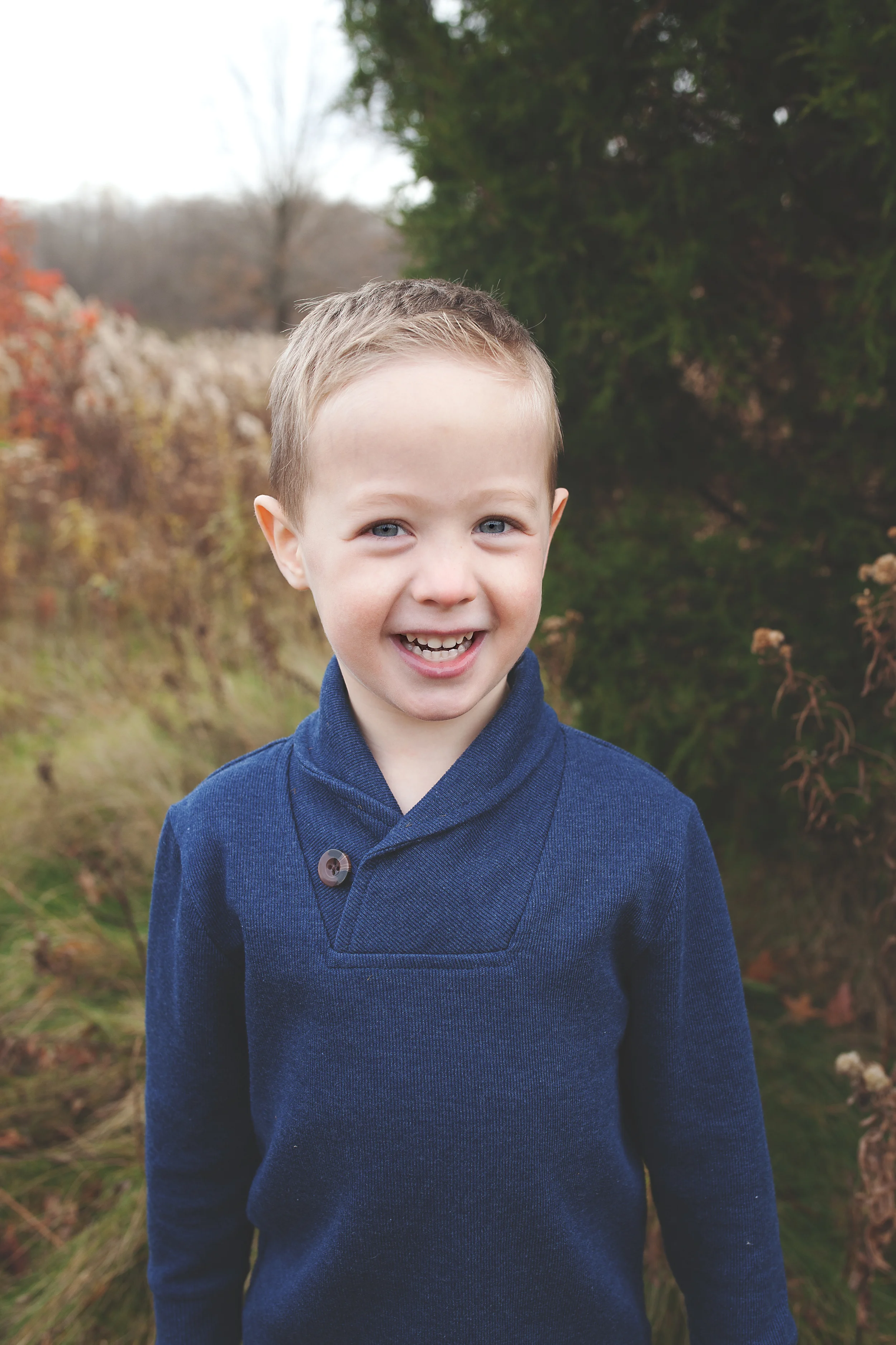 Worthington Photographer, Fall on location session, family