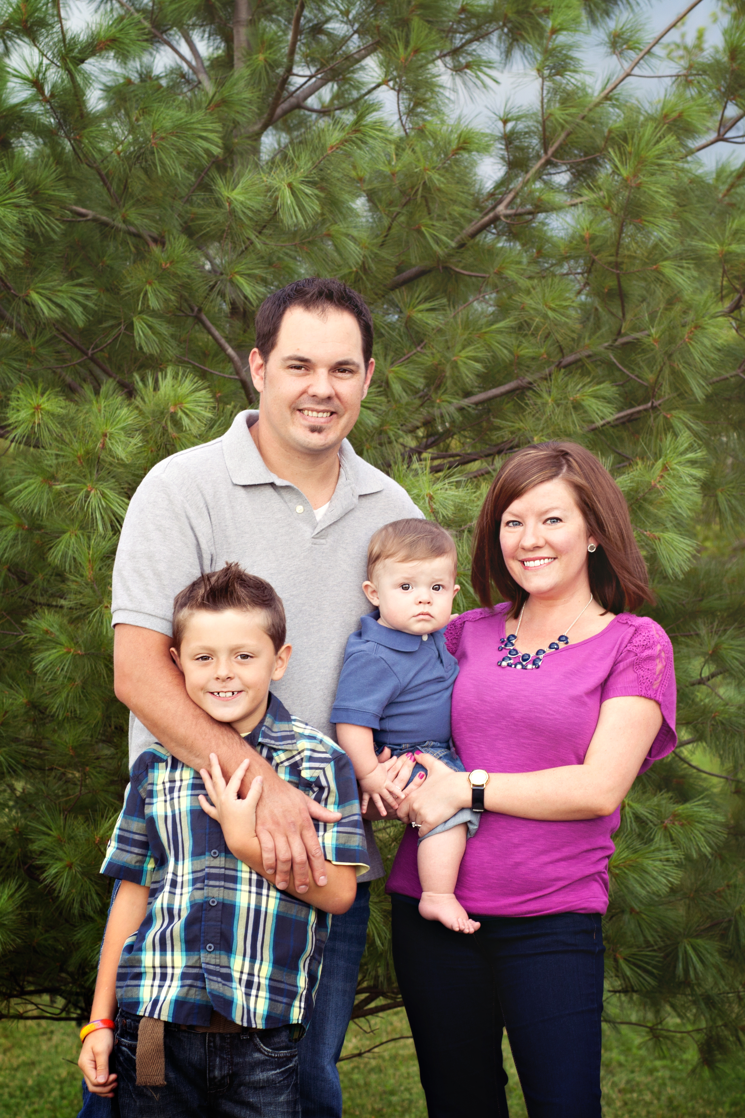Worthington, Ohio photographer. Powell Studio offering family, children and newborn sessions. Megan V photography.