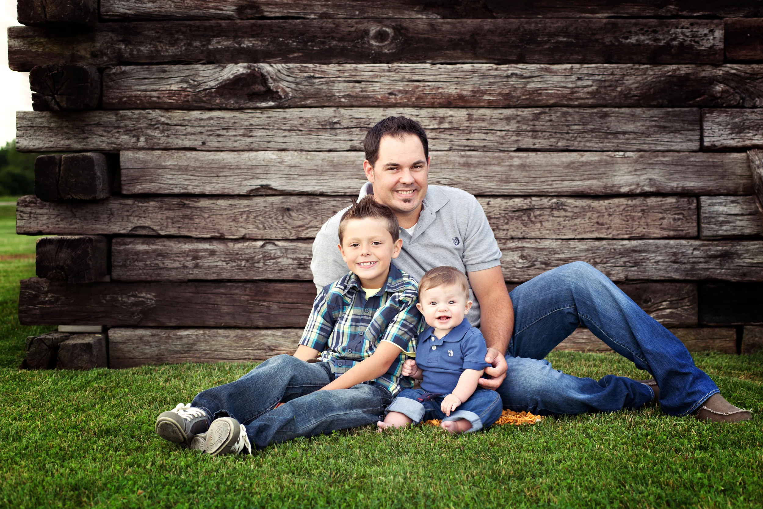 Worthington, Ohio photographer. Powell Studio offering family, children and newborn sessions. Megan V photography.
