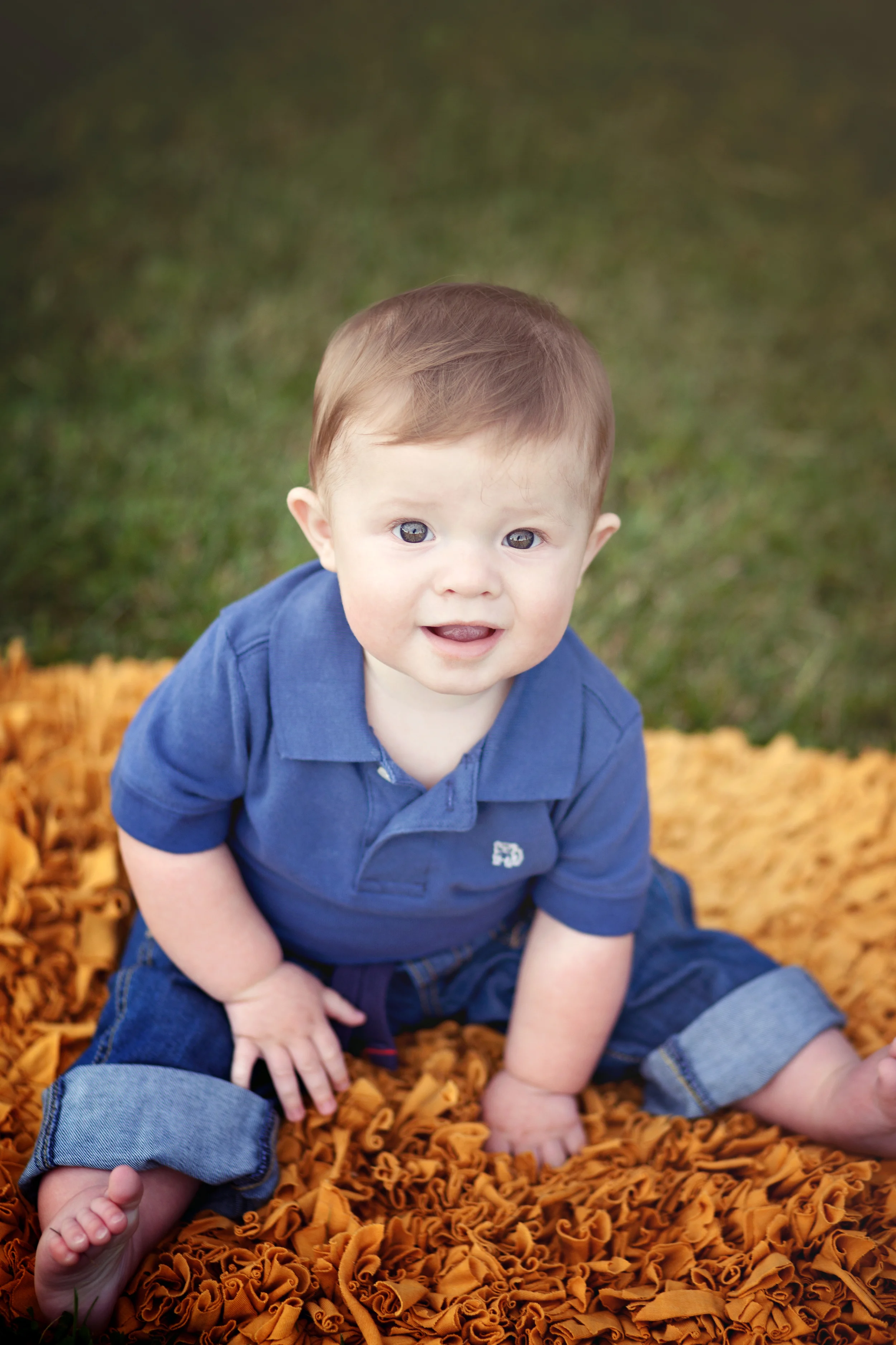 Worthington, Ohio photographer. Powell Studio offering family, children and newborn sessions. Megan V photography.
