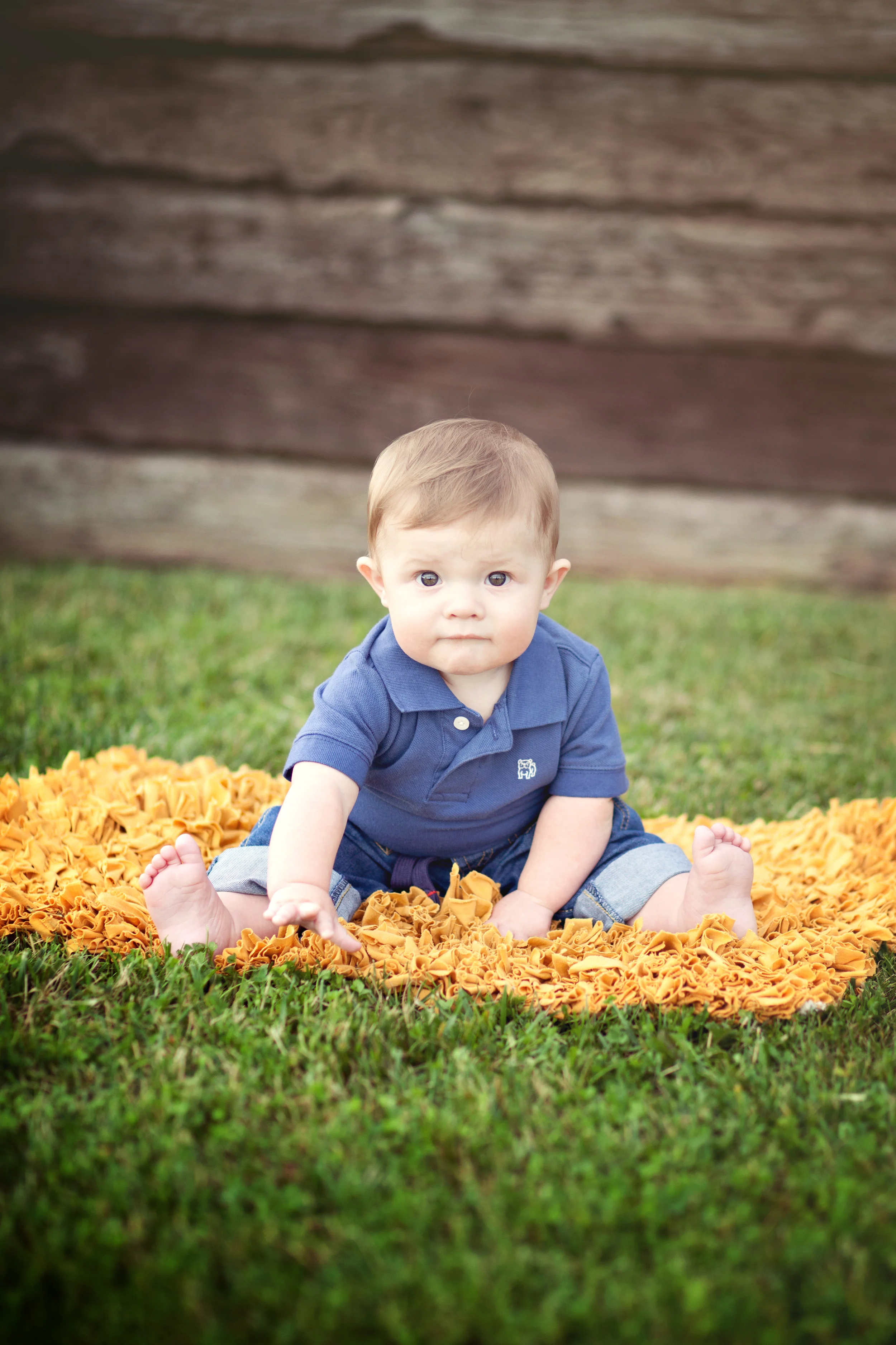Worthington, Ohio photographer. Powell Studio offering family, children and newborn sessions. Megan V photography.
