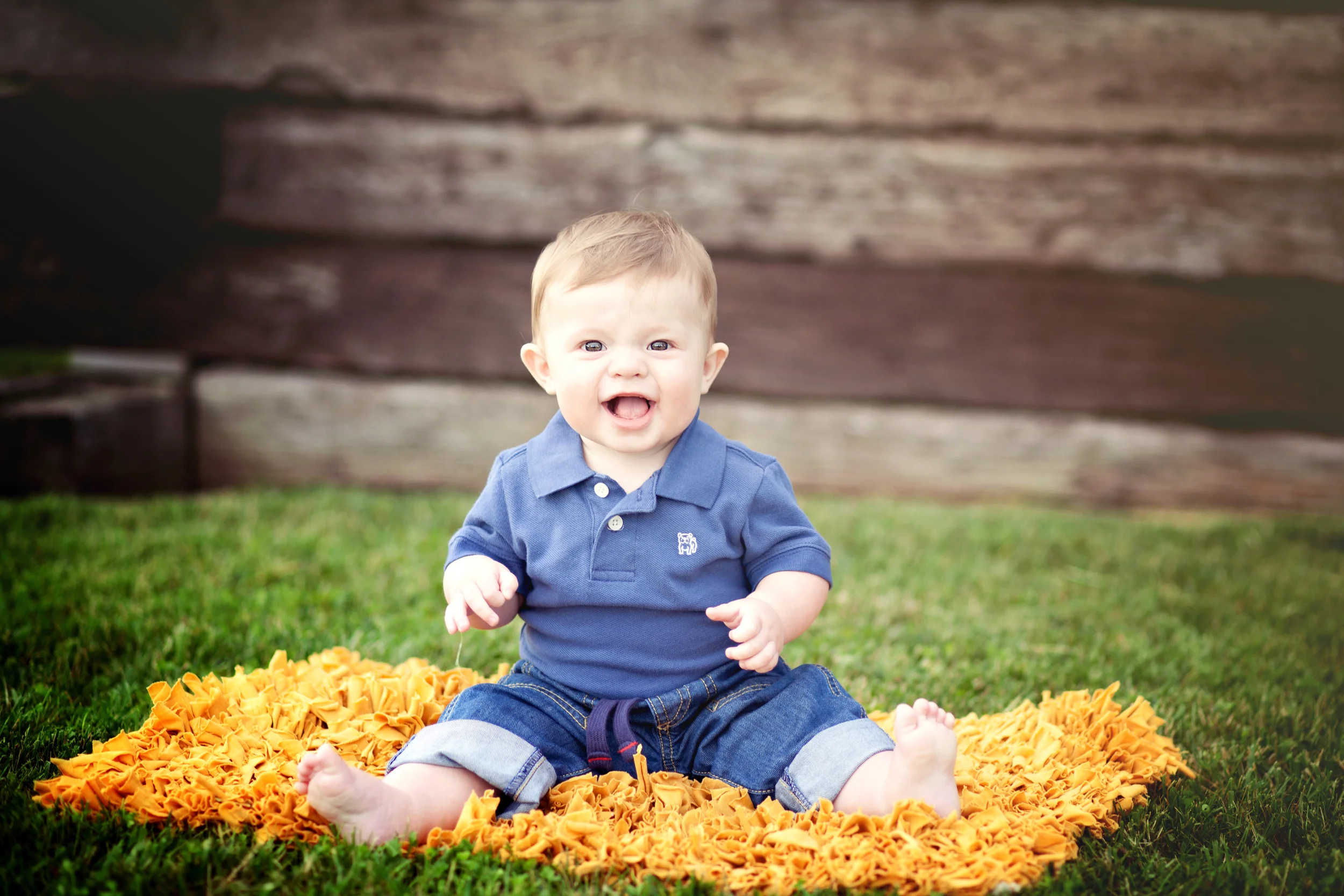 Worthington, Ohio photographer. Powell Studio offering family, children and newborn sessions. Megan V photography.