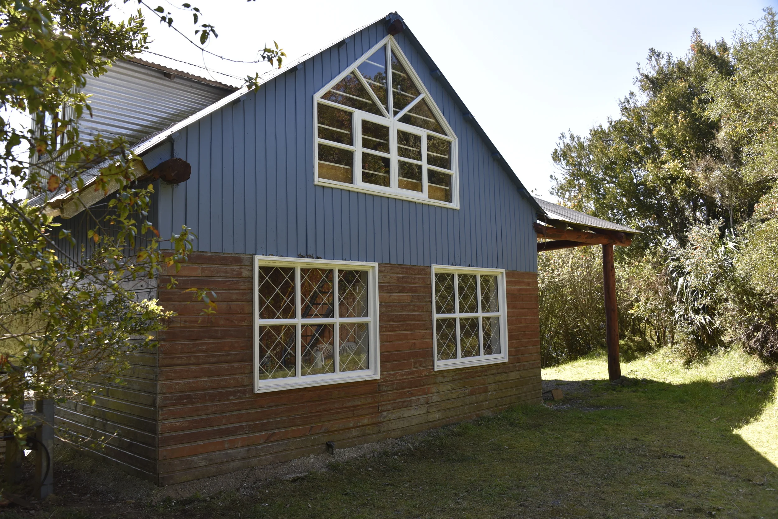 The cottage on Isla Puluqui: AFTER our work.