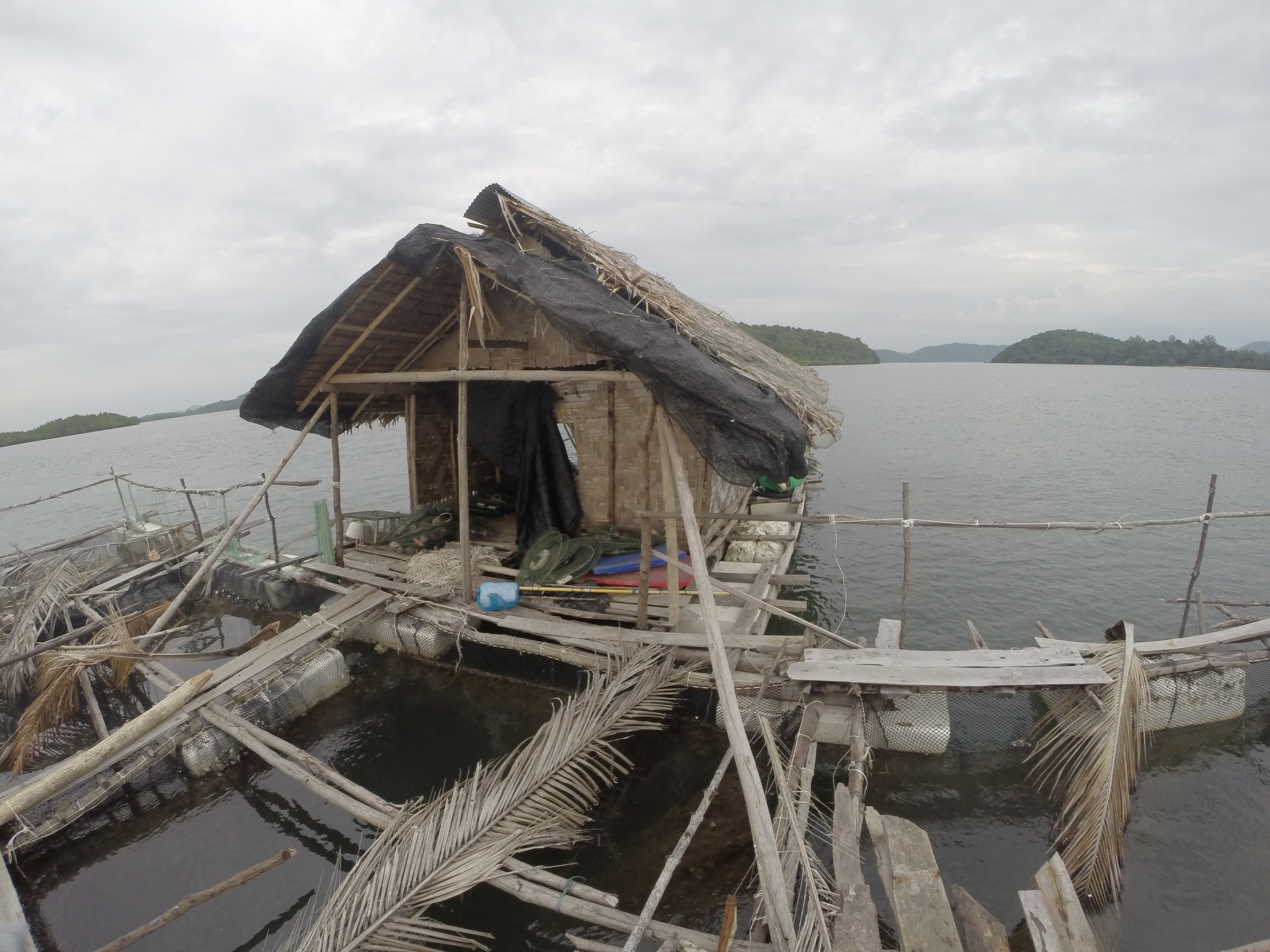 The little hut on the fish farm where Oh occasionally spends the night.