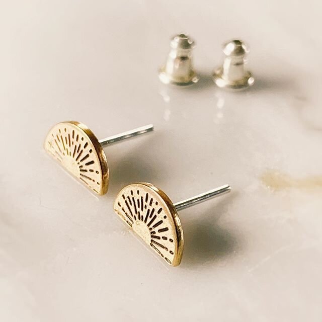 Always bring your own sunshine ☀️ Sun rise studs now available! ☀️
&bull;
&bull;
&bull;
#handmade #bringyourownsunshine #thesunwillrise #sunstuds #minimalfashion #myminimalinsta #minimaljewelry #shoplocal #supportsmallbusiness #supporthandmade #etsys