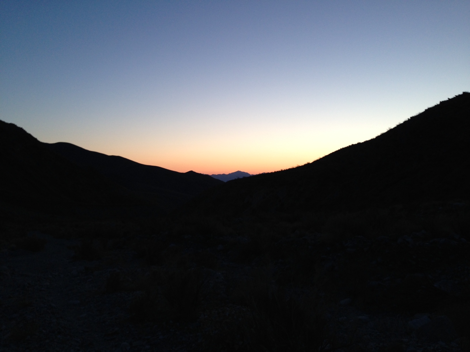 the sun arrives 10 or so miles into the hike
