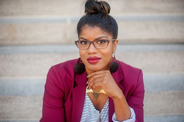 Let's keep the headshot party going...💃 💃 💃 here is the lovely @thecreativechief with an effortless slay captured by @dfinneyphoto 💫
Makeup by @denyelledbeauty