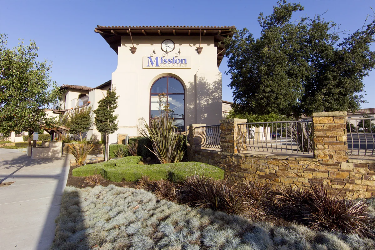 MISSION BANK_01.jpg