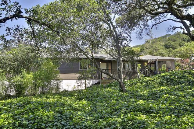 105 El Cerrito Avenue