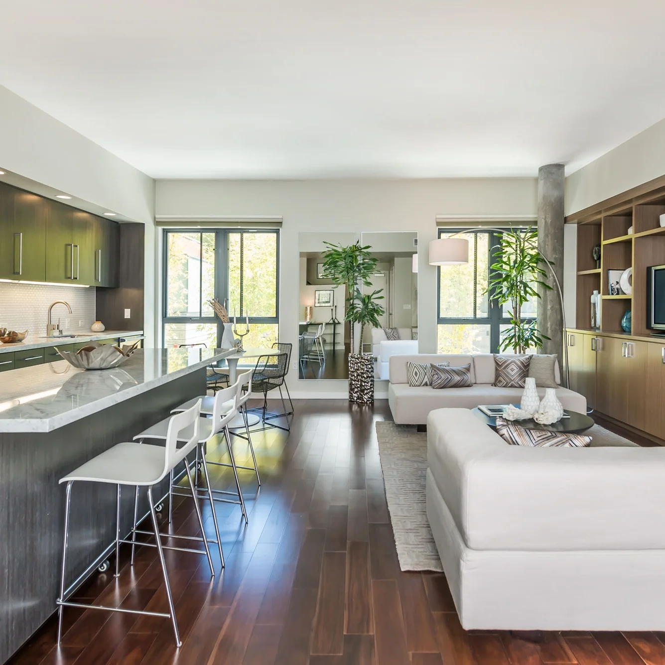 2125 Bryant #114 