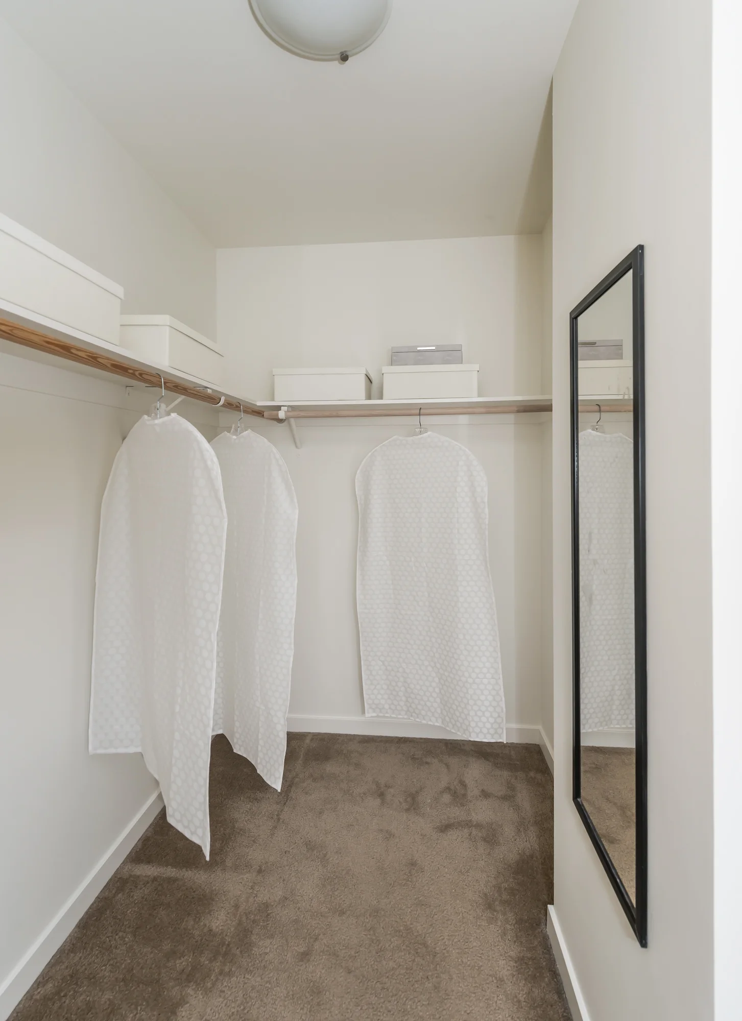 Closet MLS.jpg