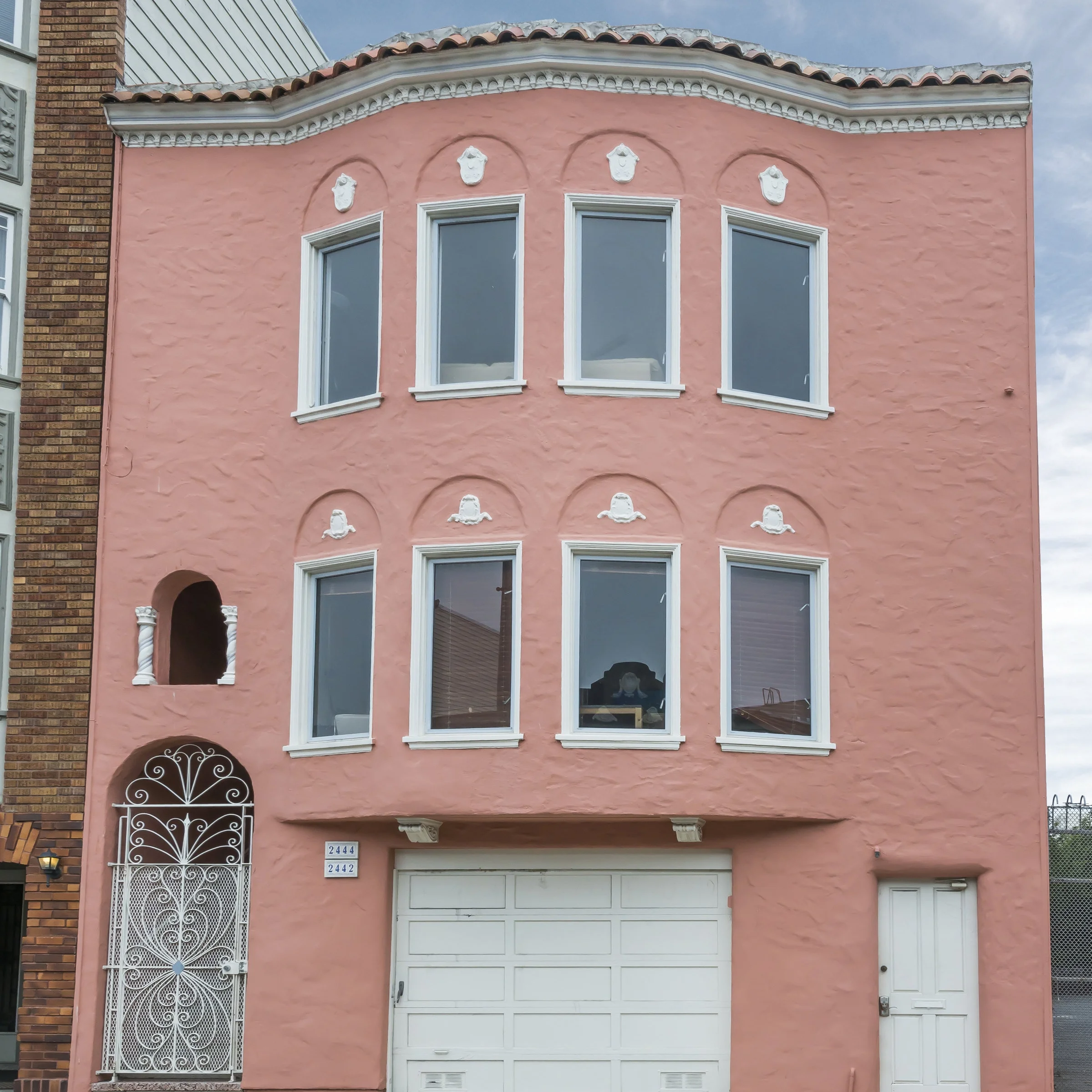 2444 Chestnut