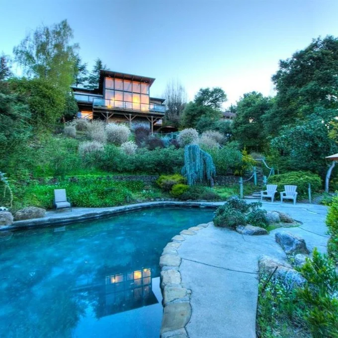 5002 PARADISE DRIVE