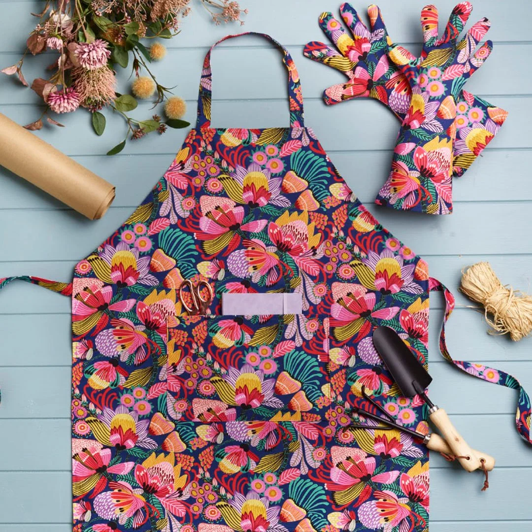 KIRSTEN_0002_gardening-apron-gloves-project.jpg