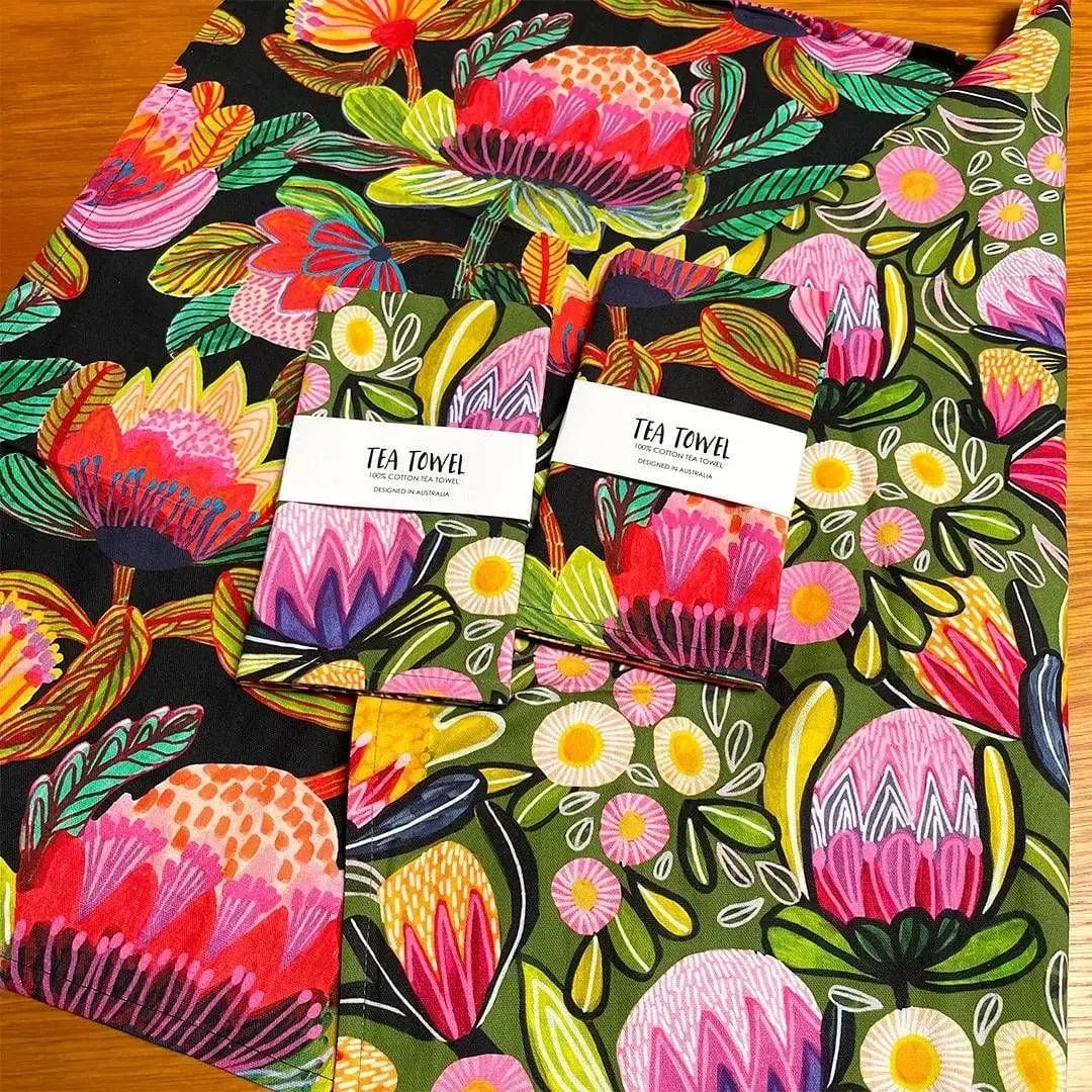 Tea towels are the unsung heroes of the kitchen! Not only do they come in a variety of colours and patterns to match any decor, but they're also incredibly versatile. Whether you're drying dishes, wiping hands, or even using them as a makeshift pot h