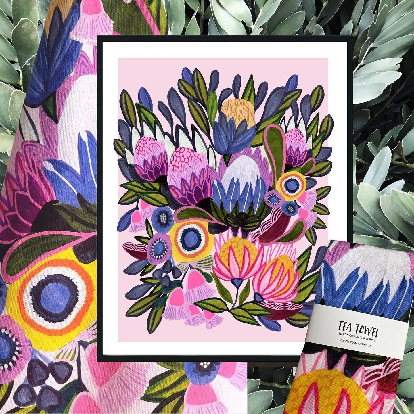 Protea Magnifica Gifts for Christmas. Shop on my website for the complete range of tea towels, fine art prints, gift sets and silk scarves with my original art and designs.
.
.
.
.
.
#kirstenkatzart #christmasgiftsideas #giftsets #giftsforher #austra