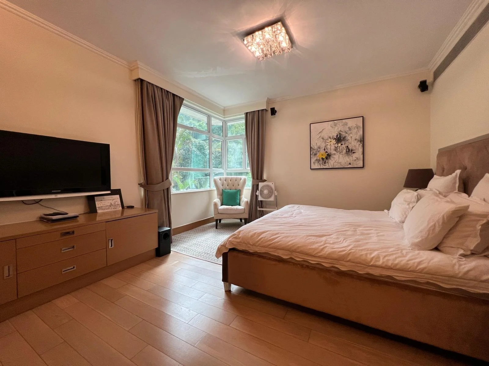 10. Master Tregunter Tower 1 for sale.JPG