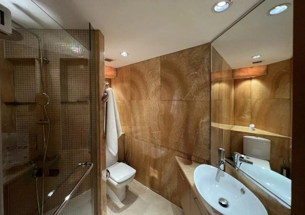 13. bathroom Tregunter Tower 1 for salejpeg.jpeg