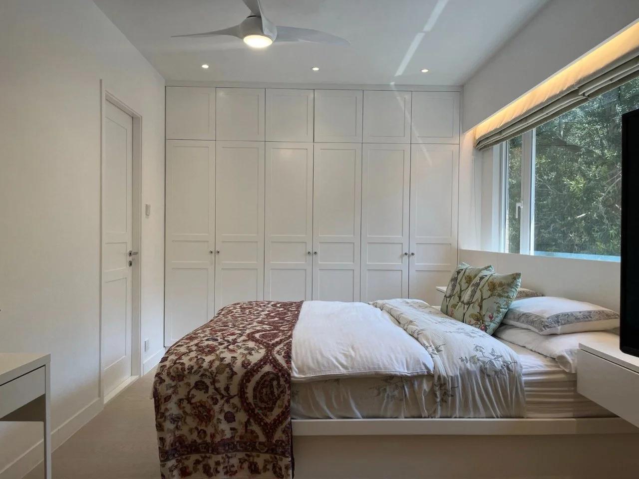 8. Scenic Villa - Guest bedroom.jpeg