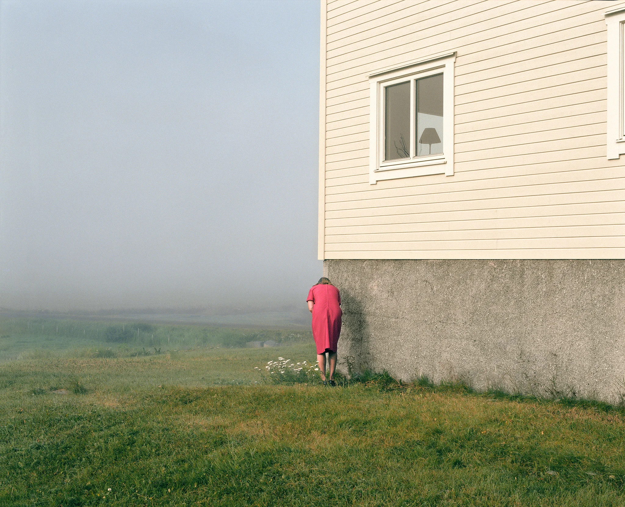 woman_by_white_house_nygards_karin_bengtsson.jpg