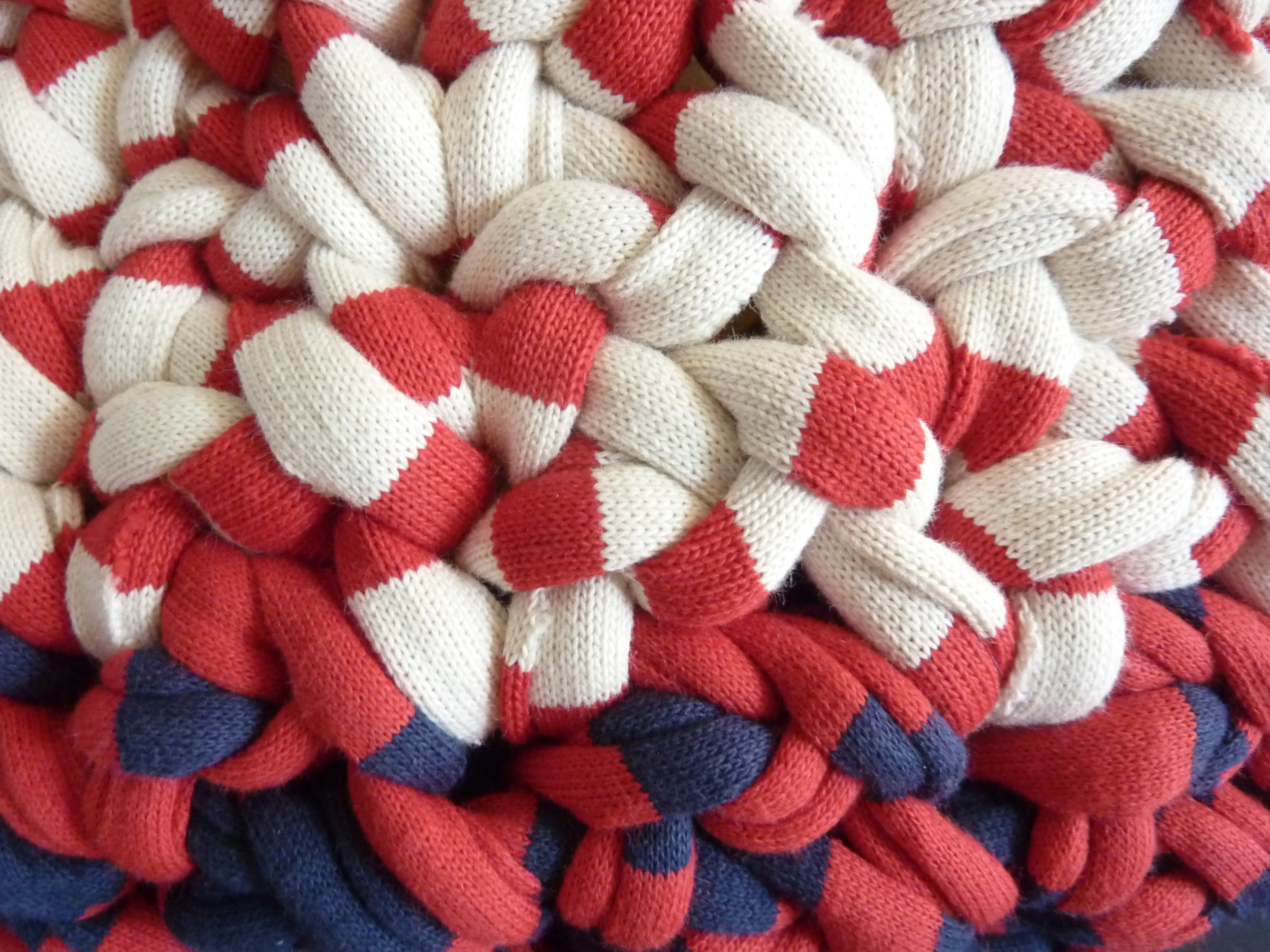 Le rouge du panier de famille XL