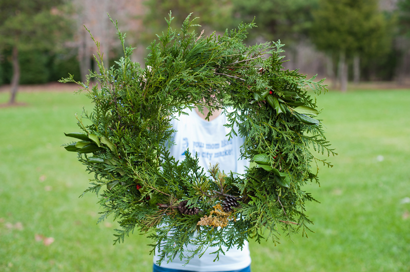 DIY Evergreen Wreath for Those of Us Who Can't Make Stuff — The