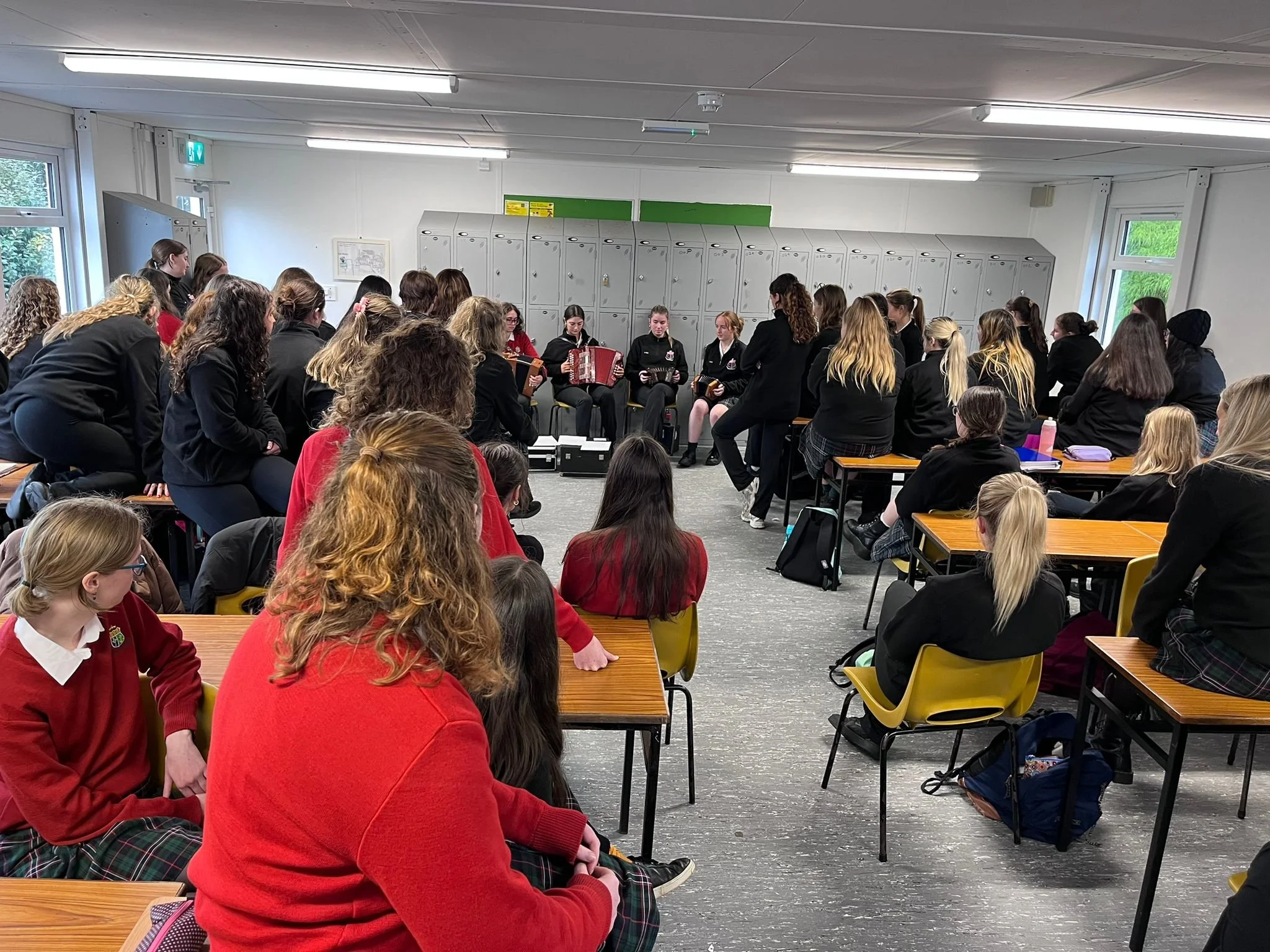 Seisiúin ceoil sa rang Gaeilge 6ú bliain 