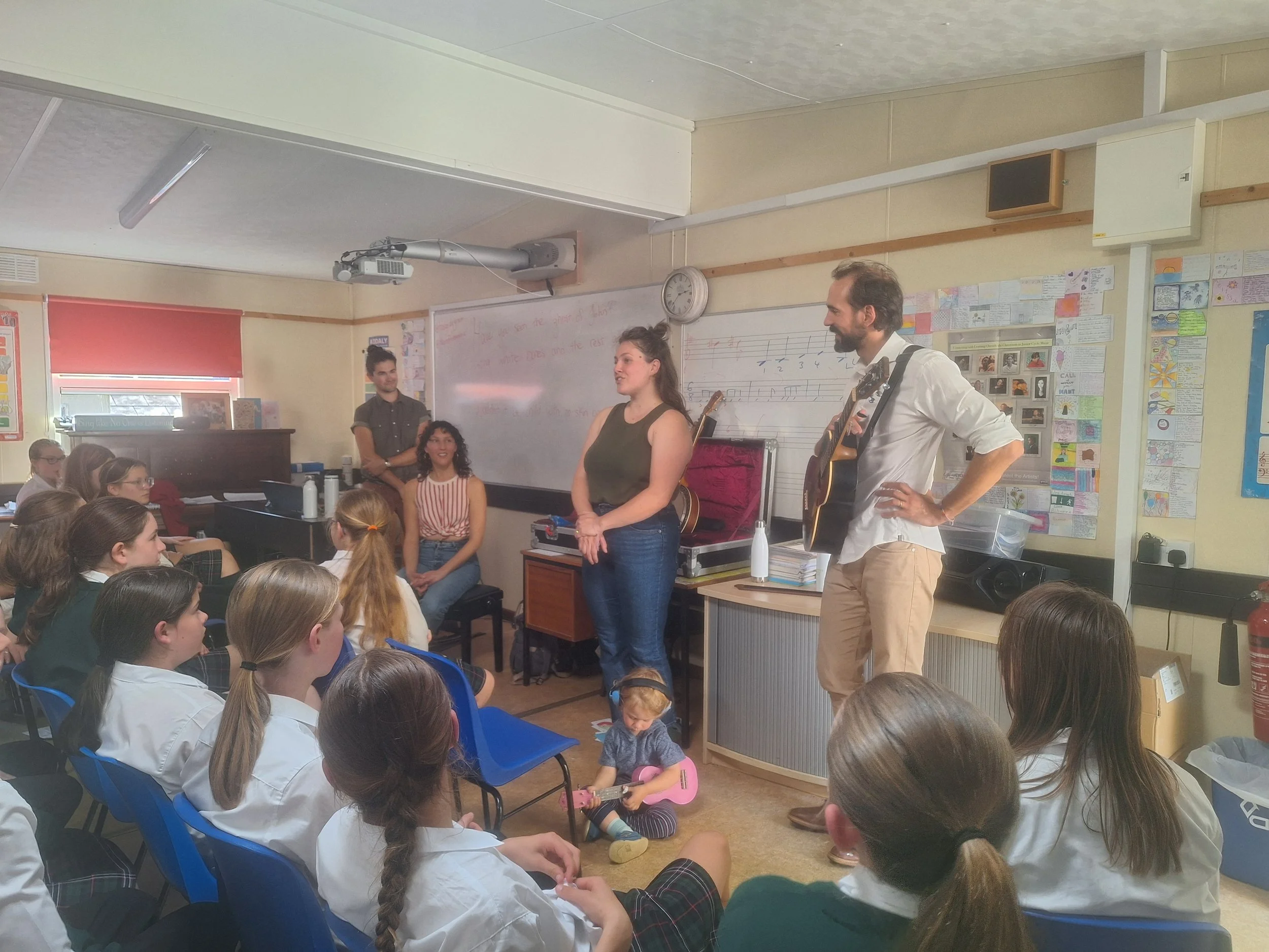 Sacred Heart welcomes Canadian Folk Group.