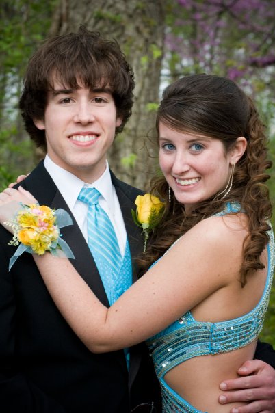 Liz and Weston are middle school sweethearts and this photo makes me so happy!