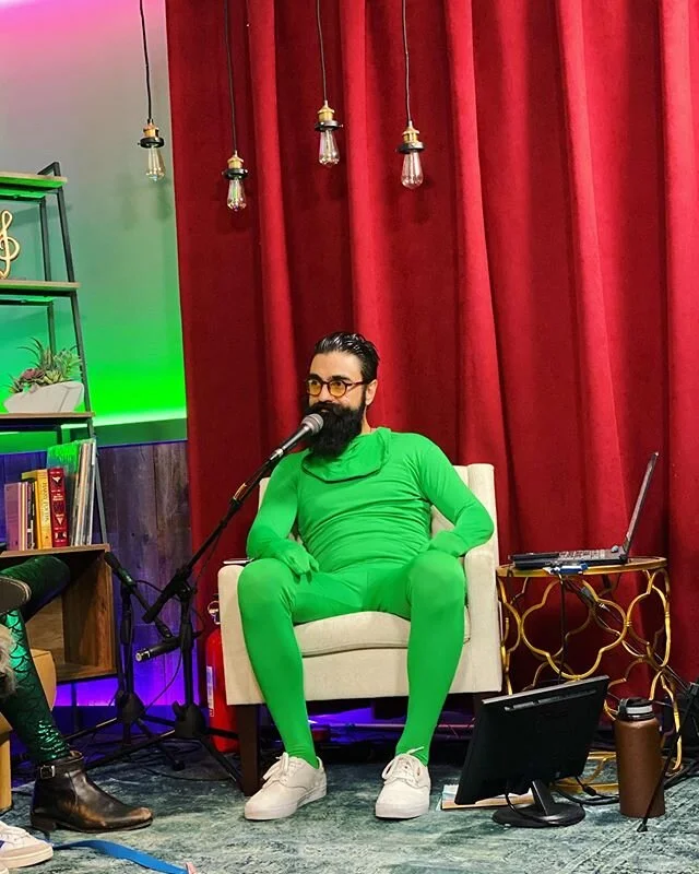 If you haven&rsquo;t yet done so yet, check out @thepixelplayhouse stream tonight! 5pm PST! We&rsquo;ve got some incredible guests and a fun theme! Can guarantee you will be stuck with a few ear worms! The musical kind.
This green suit, once worn by 