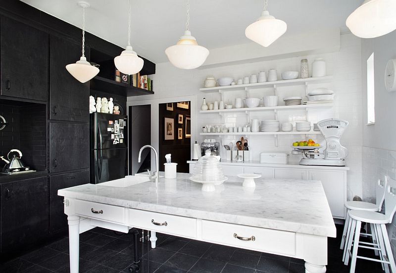 Interesting-contrast-between-black-and-white-in-the-kitchen.jpg