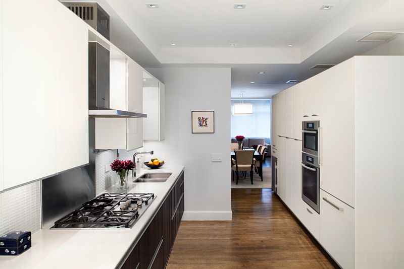 Smart-NYC-home-kitchen-uses-black-in-a-restrained-fashion.jpg