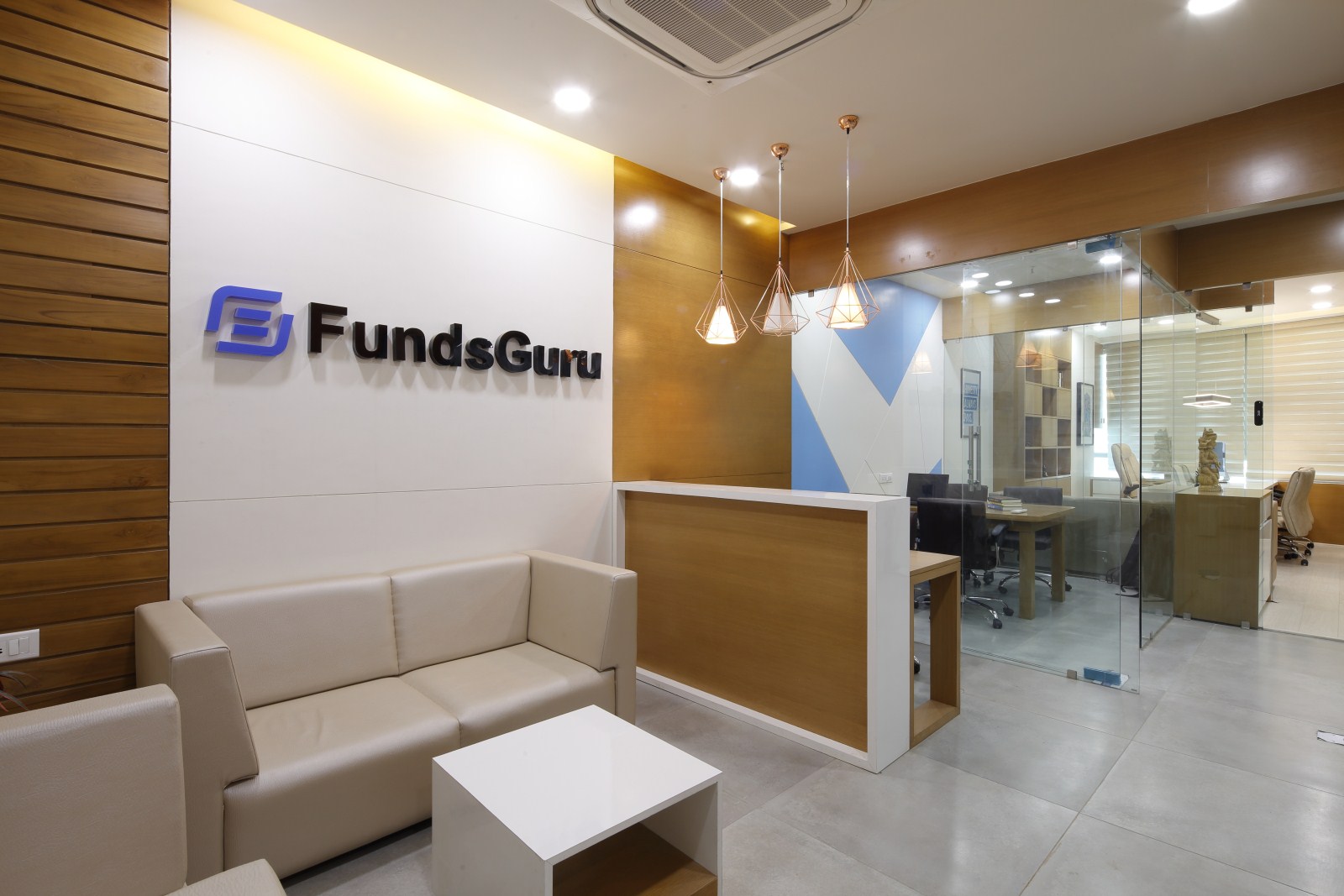 Minimalist Office Interiors For Fundsguru — Best interior ...