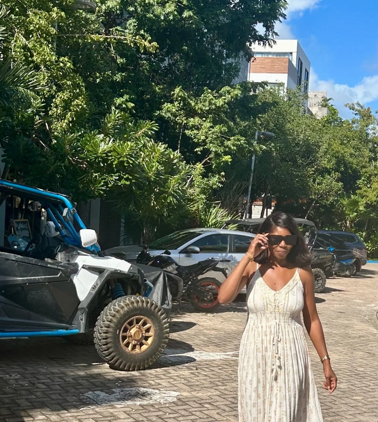 And the 21 day fasting is complete. The tropical sun feels incredible on my skin and the ocean breeze is perfection . I feel absolutely amazing, mentally and physically! Wishing everyone a healthy and prosperous, 2026. 😍￼