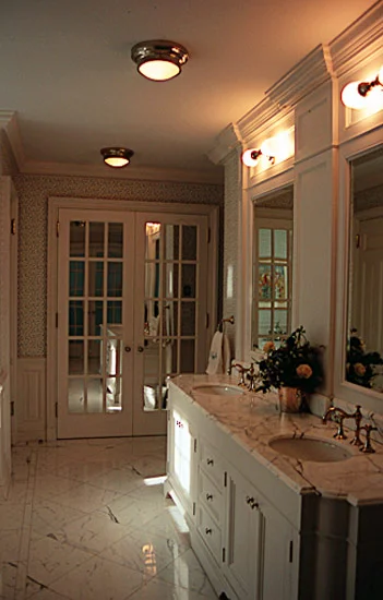 10 SHINGLE STYLE HOME.jpg