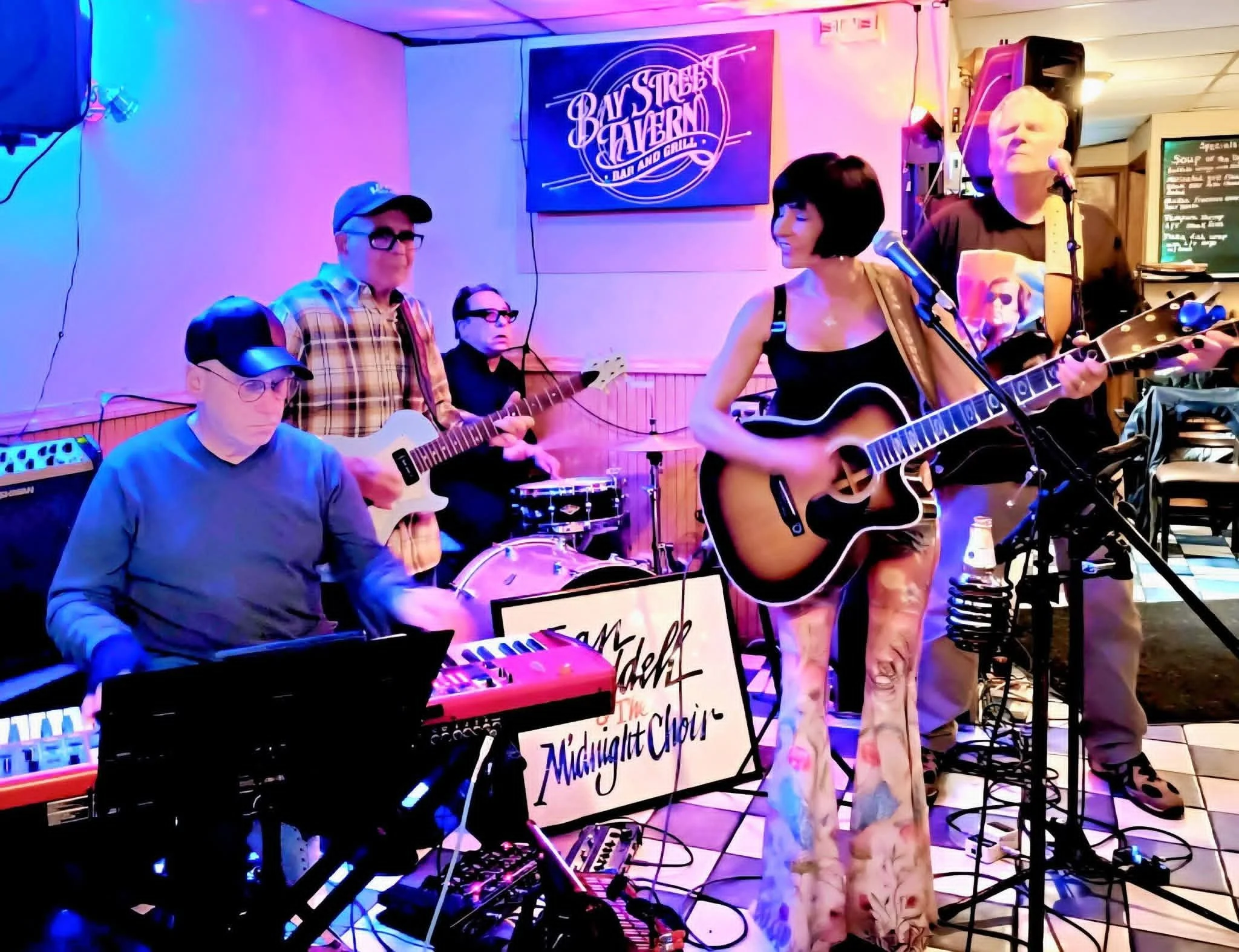 Joan Caddell &amp; The Midnight Choir @ Bay Street Tavern