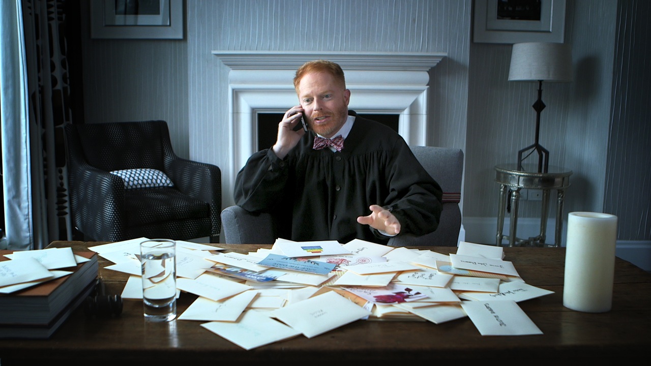  Jesse Tyler Ferguson is U.S. Chief Justice Roberts for the "Supreme Save The Date" campaign in support of marriage equality. 
