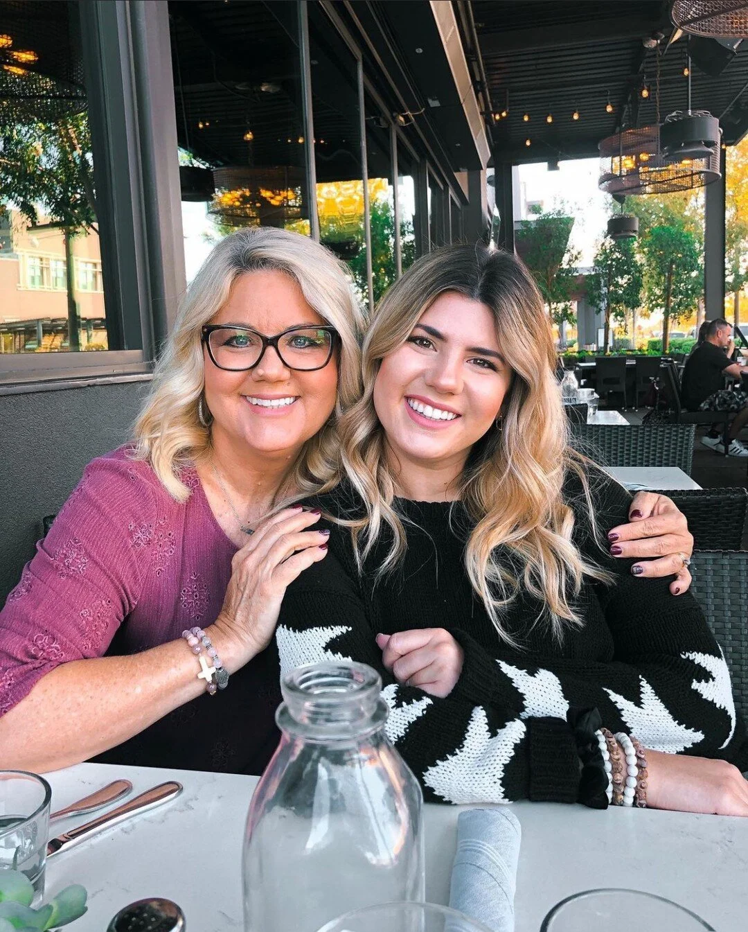 The best way to say &quot;Happy Mother's Day&quot; is by treating her to brunch, lunch, or dinner at Thirsty Lion! 💐
#HappyMothersDay #ThirstyLion

📸: @thekayliebrooke
.
.
.
.
.
.
.
#mother #daughter #momsday #brunch #lunch #dinner #letscelebrate #