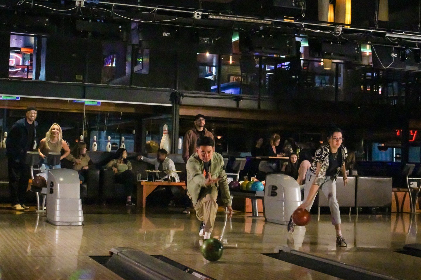 Why wait for the weekend to have fun? Kick things off tonight  with a round of bowling and our unbeatable Happy Hour, 4&ndash;6 PM!

Plus, it&rsquo;s the perfect way to work up an appetite before that Thanksgiving Feast next week! 🦃💪