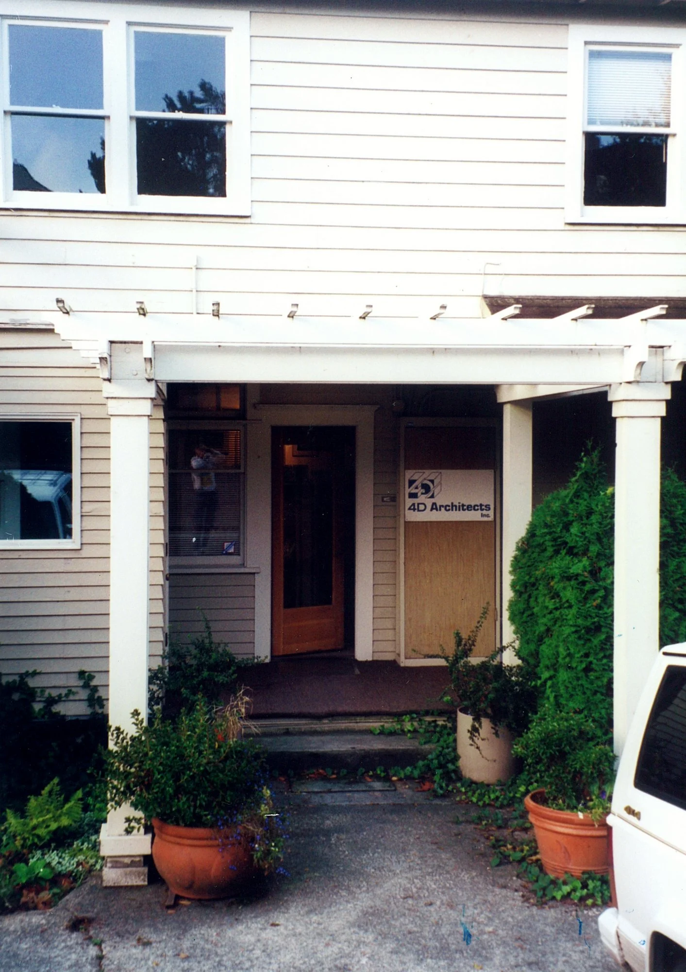 11-OfficeEntrance.jpg
