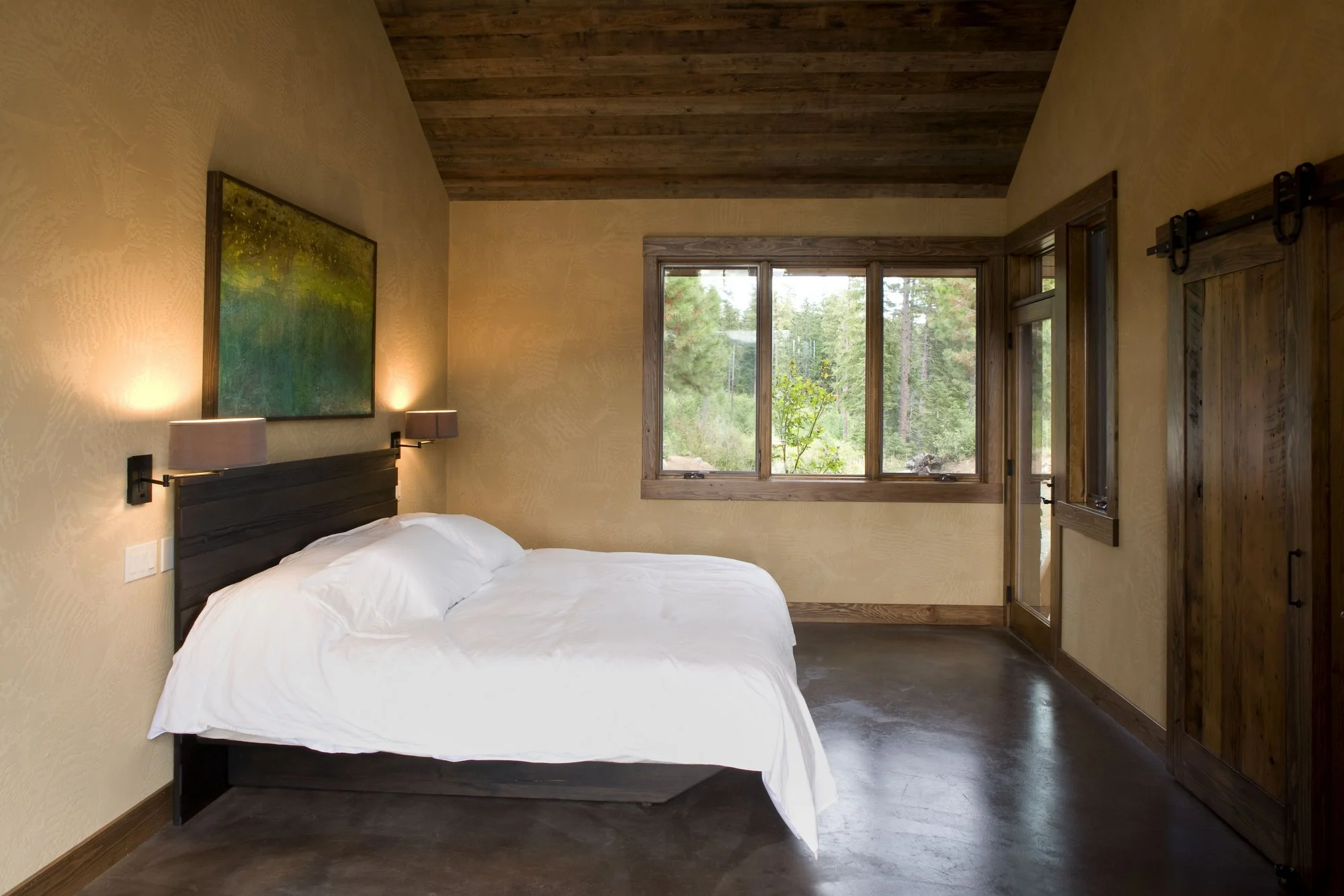 7-MASTER BEDROOM.jpg