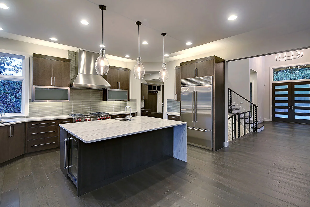 SRE-kitchen-and-entry.jpg